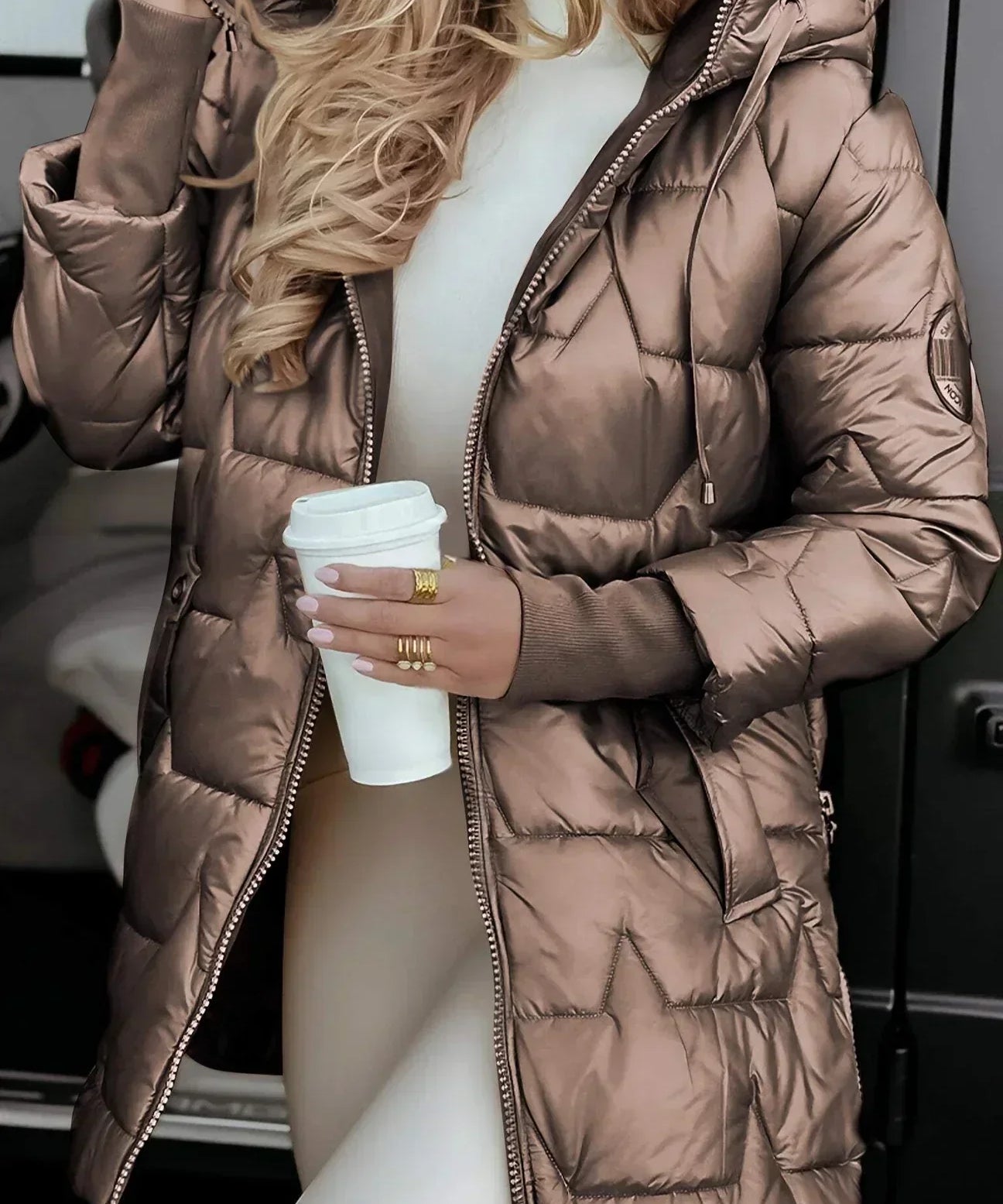 Αθηνά - Μακρύ, ζεστό μπουφάν με γενναιόδωρη κουκούλα