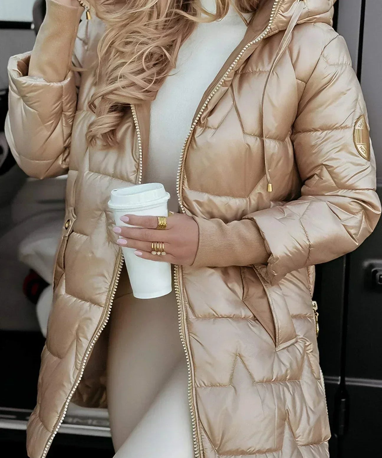 Αθηνά - Μακρύ, ζεστό μπουφάν με γενναιόδωρη κουκούλα